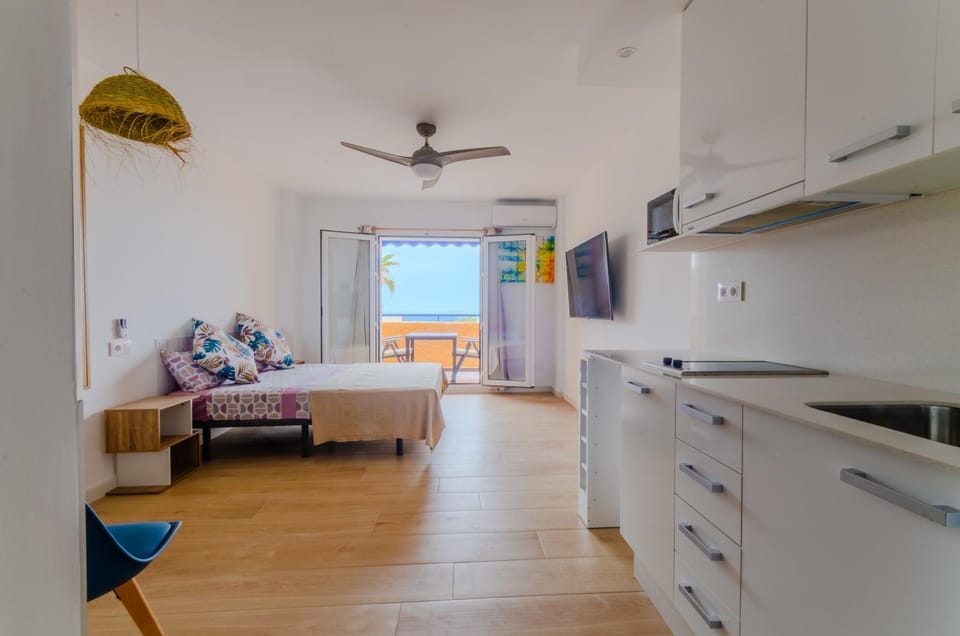 Kitchen or kitchenette, Photo of the whole room, Bedroom