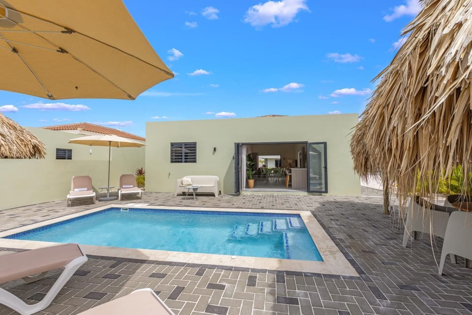 Swimming pool, sunbed