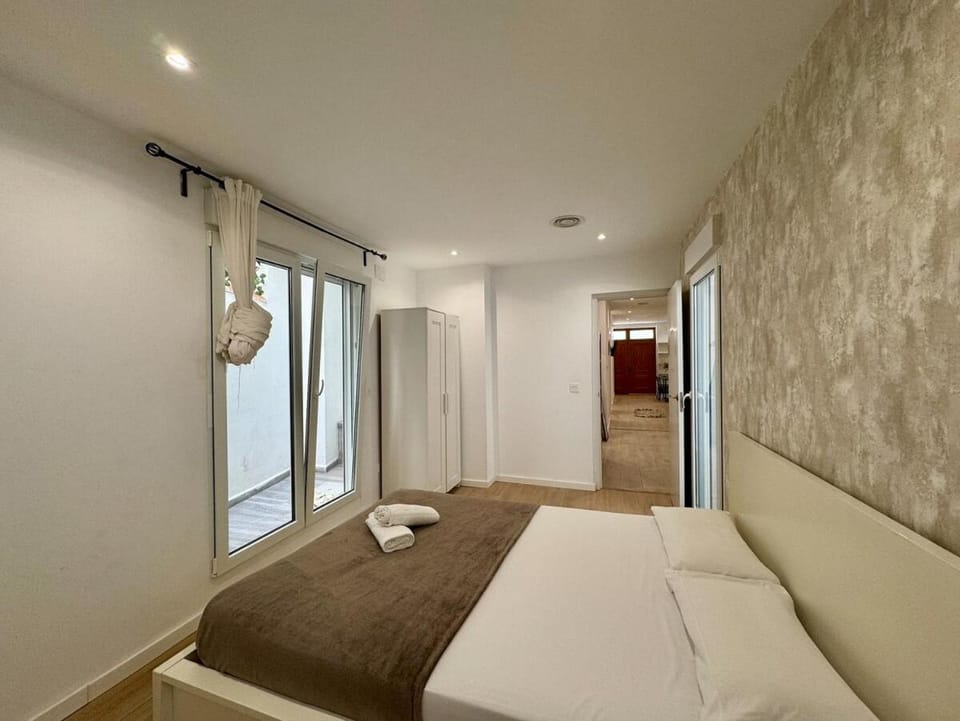 Reino Vlc - centrico y amplio piso Apartment in Valencia