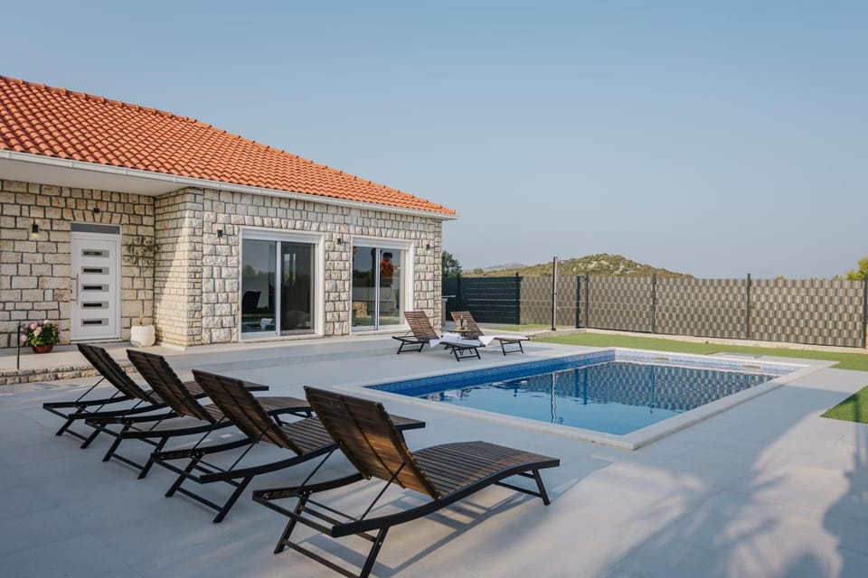Pool view, Swimming pool