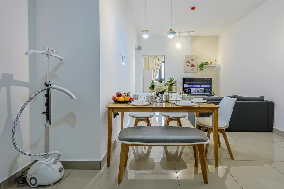 Stylish M Vertica 4 Bedroom Walk to MRT Velocity Mall Apartment in Federal Territory of Kuala Lumpur