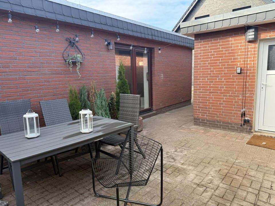 Modern Cozy Studio Apartment & Terrace Apartment in Oldenburg