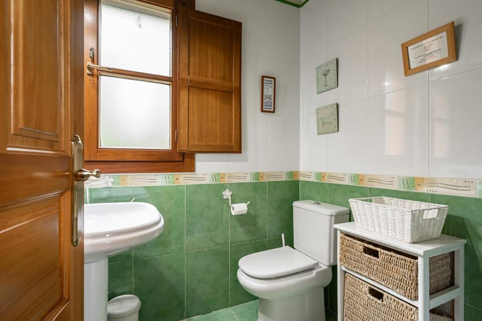 Casa Entrecinas en Collera Chalet in Asturias