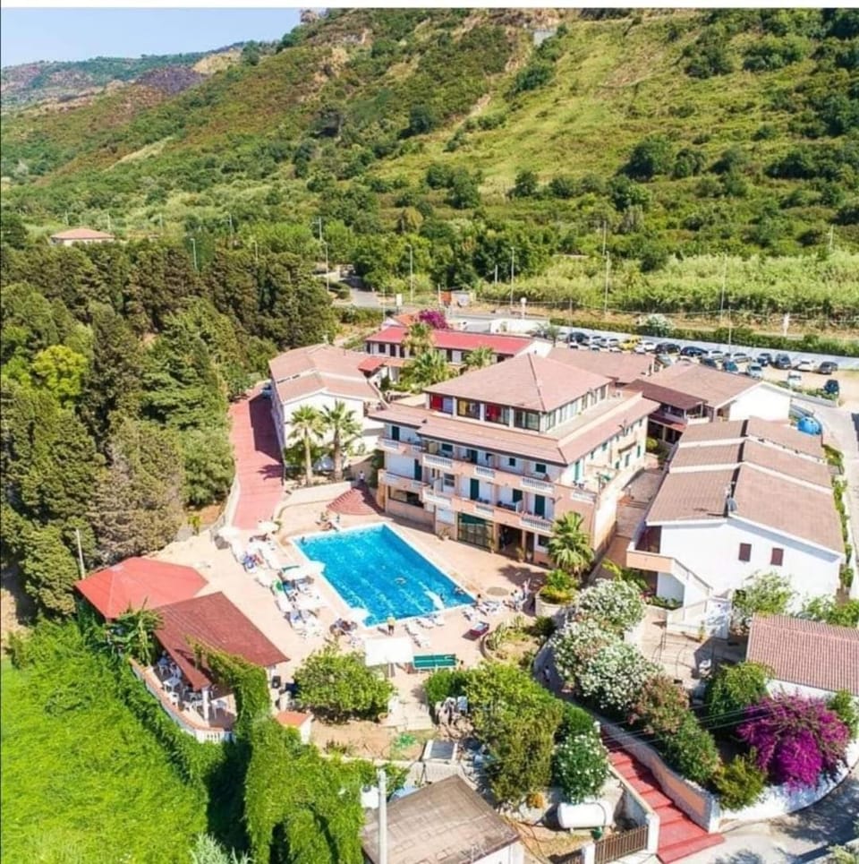 Property building, Day, Bird's eye view, Swimming pool