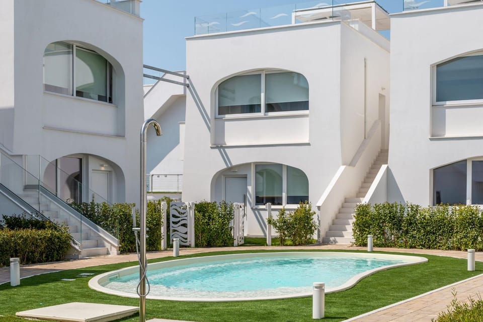 Property building, Spring, Day, Garden, Other, Garden view, Pool view, Swimming pool, sunbed