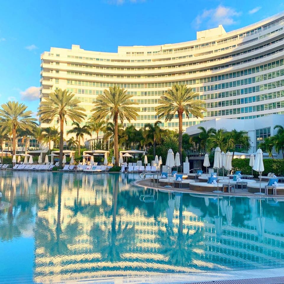 Property building, Pool view, Swimming pool, sunbed