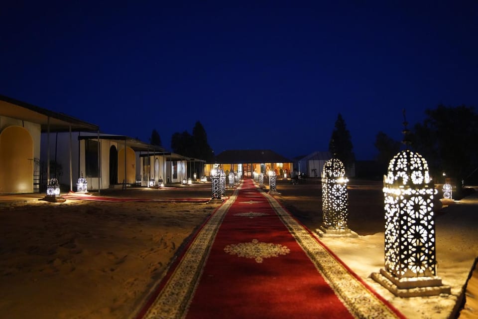 Property building, Restaurant/places to eat, Night