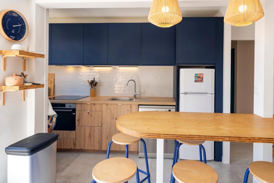 Kitchen or kitchenette, Living room