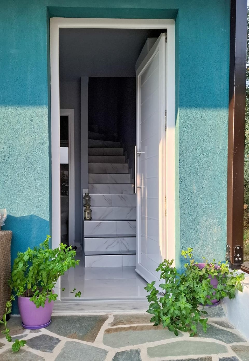 Facade/entrance, Day