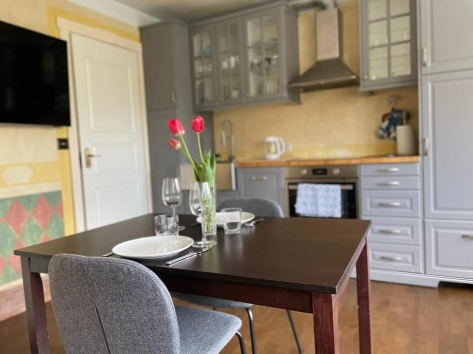TV and multimedia, Dining area, oven, pet friendly, stove