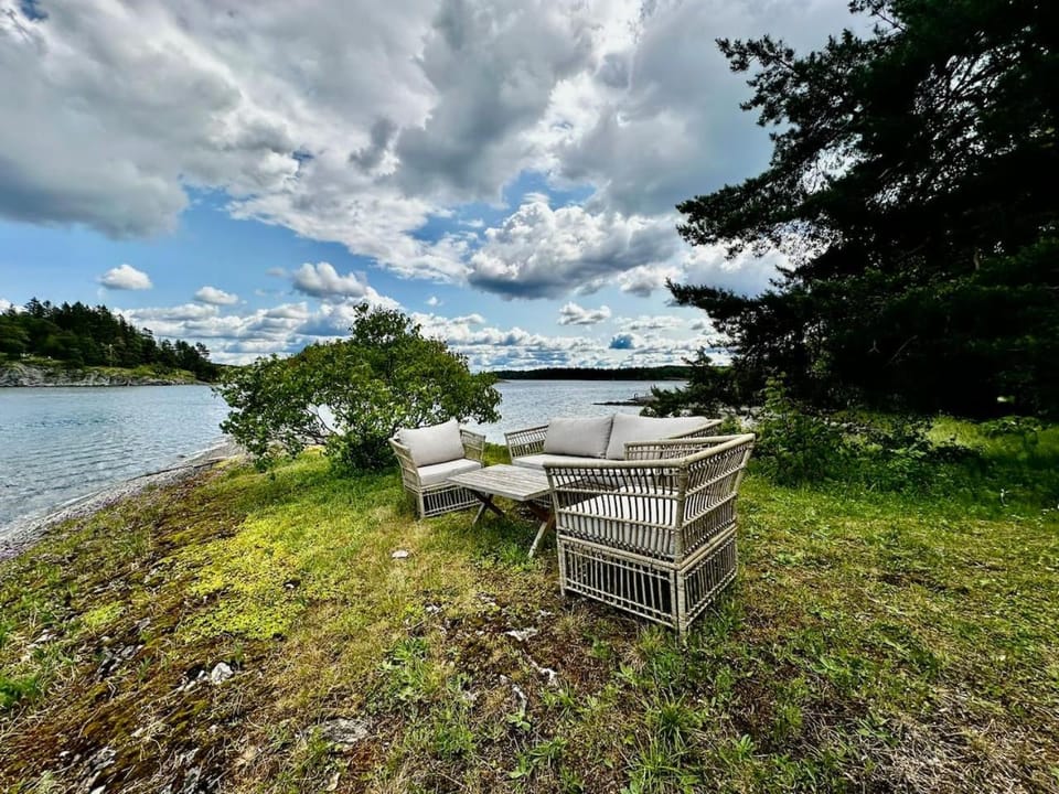 Seating area, Lake view