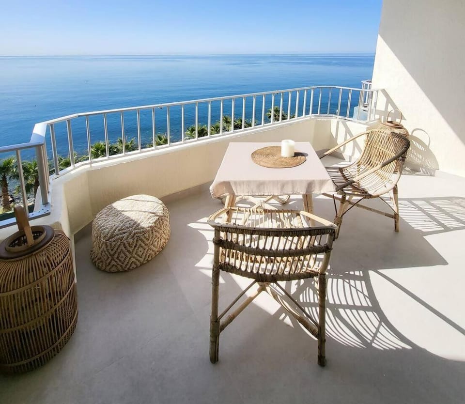 Apartamento en Almuñécar - Vistas al mar y piscina Apartment in Costa Tropical