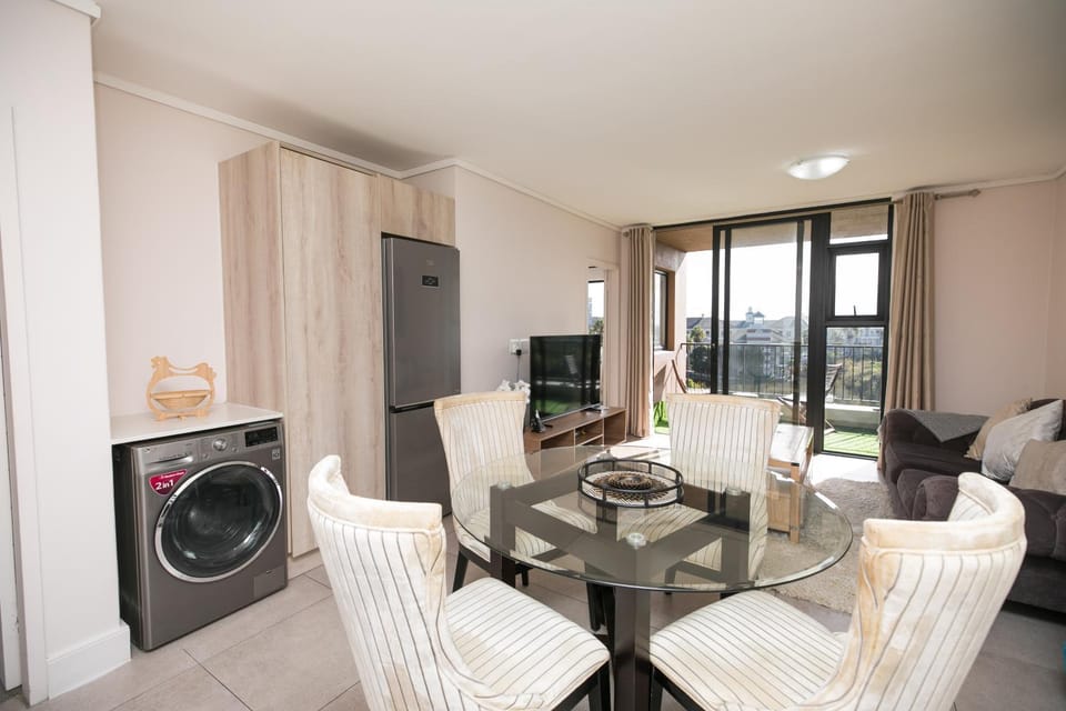 2 Bedroom Waters Edge Apartment in Century City Apartment in Cape Town