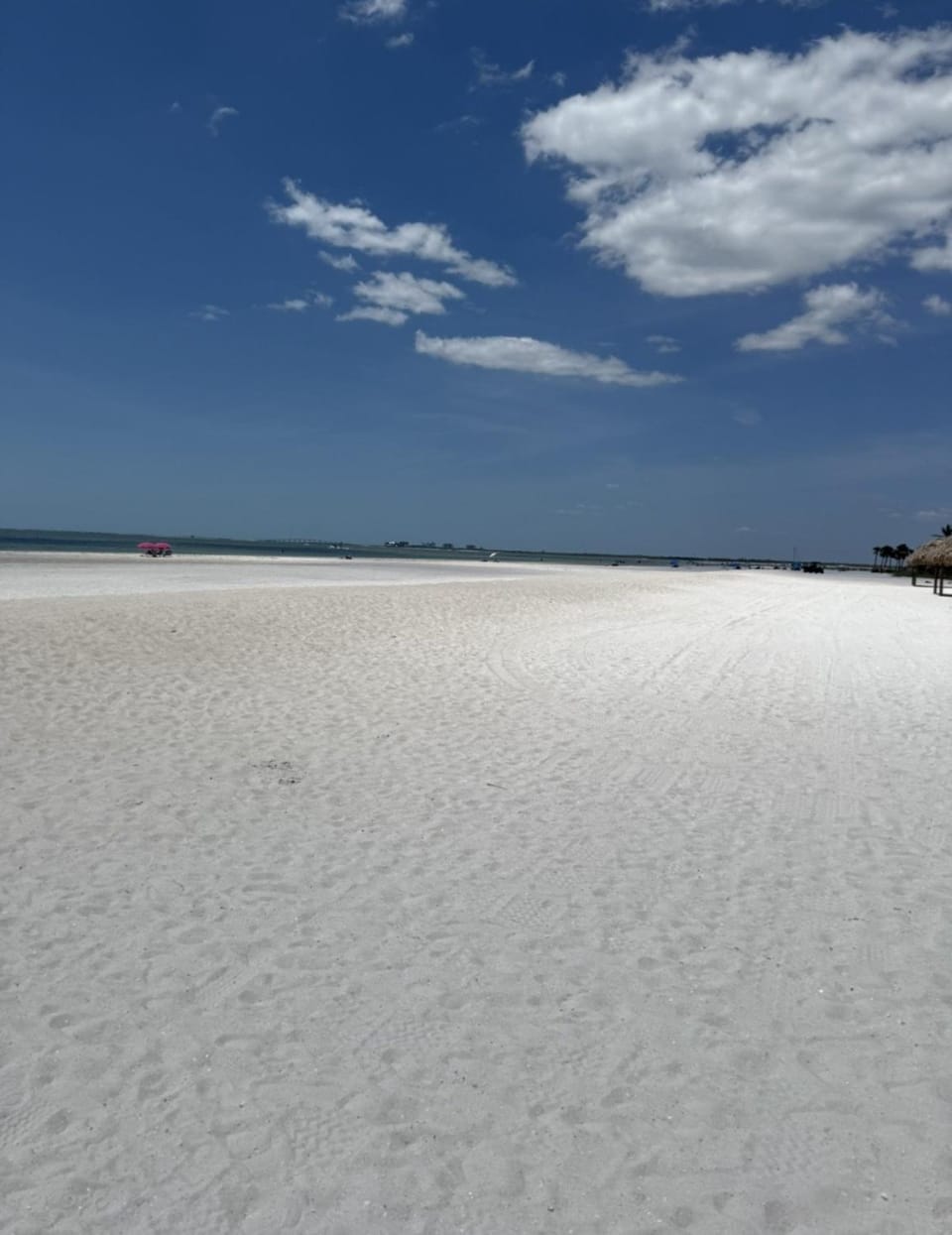 Close to Beach with Tennis Court and Pickleball - Blue Chair Breeze - Roelens House in Estero Island