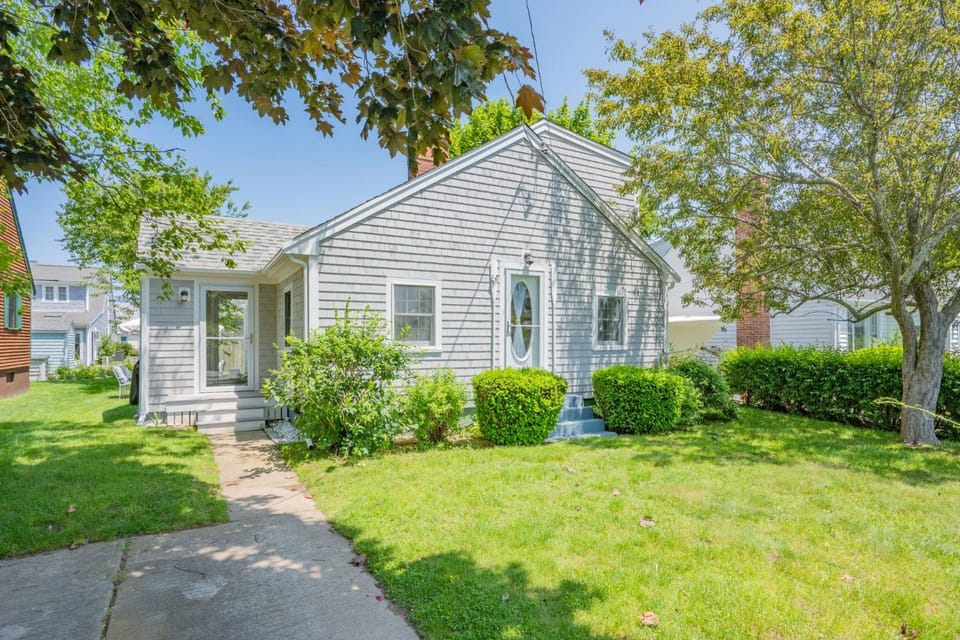 Cozy Town Neck Cape Escape – Pet Friendly House in Sandwich