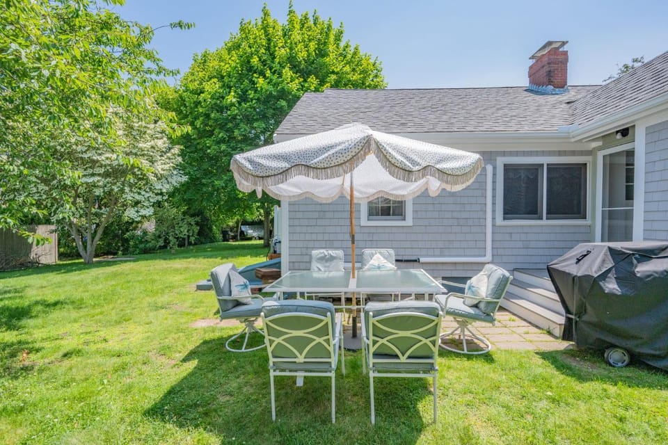 Cozy Town Neck Cape Escape – Pet Friendly House in Sandwich