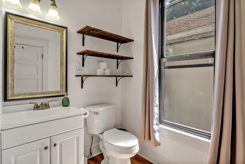 Private Room in Cozy Shared Home Vacation rental in Evansville