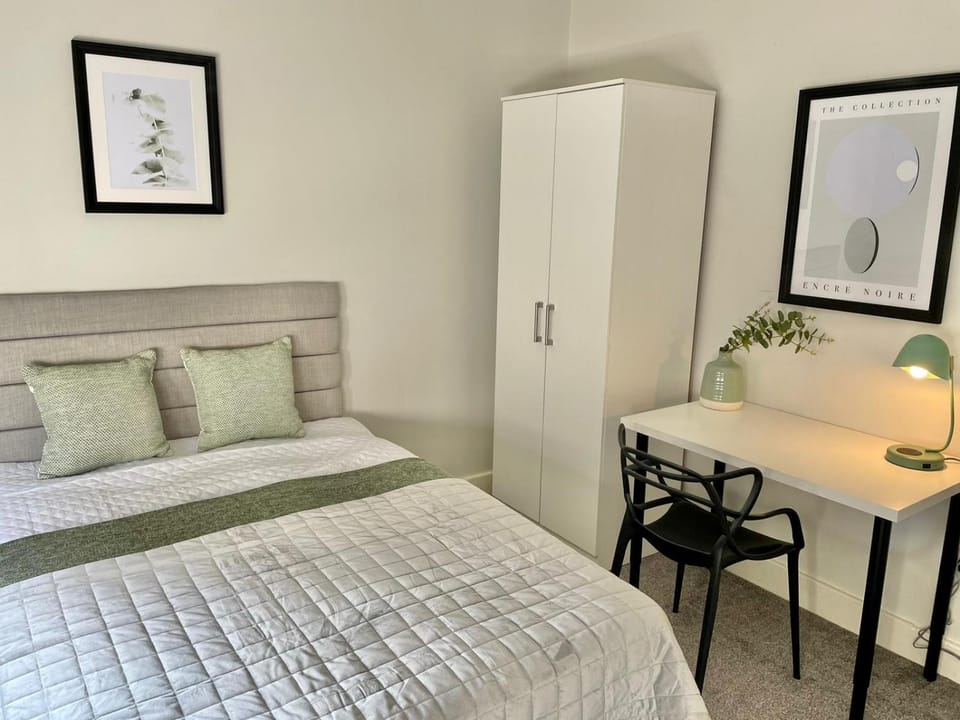 Bed, Bedroom, wardrobe