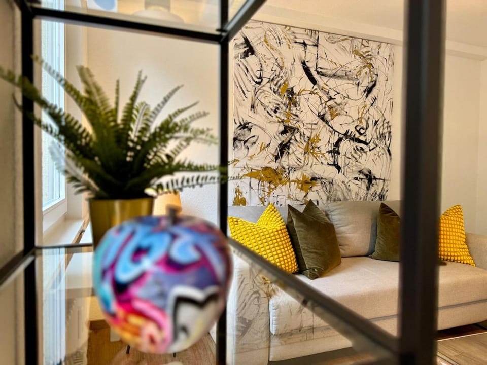 Living room, Decorative detail, Seating area