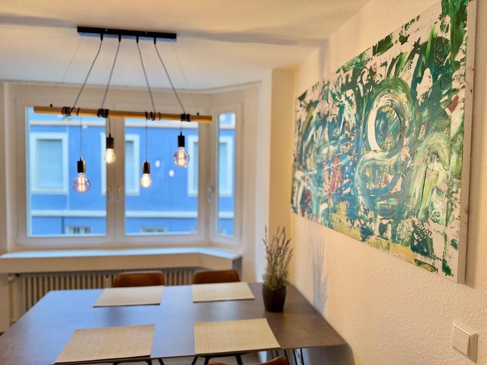 Decorative detail, Seating area, Dining area