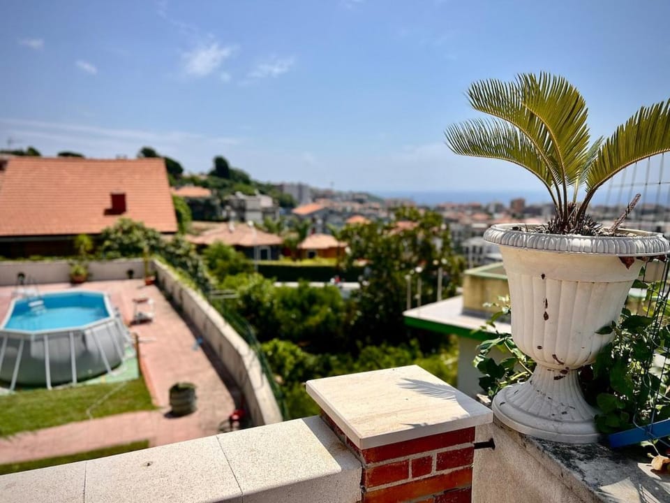 Domus Apartment in villa, swimming pool and private parking Villa in Catania