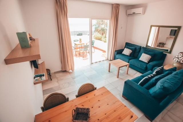 Living room, Dining area, air conditioner