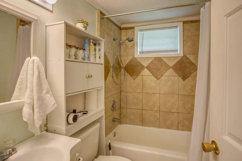 Shower, Toilet, Bath, hair dryier, towels