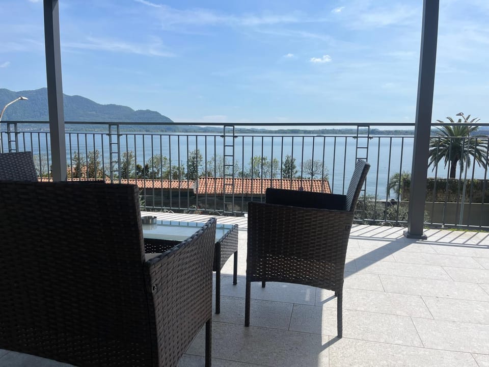 View (from property/room), Balcony/Terrace, Balcony/Terrace, Dining area