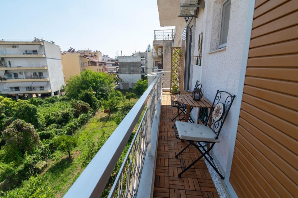 Property building, Day, Balcony/Terrace, City view, Garden view