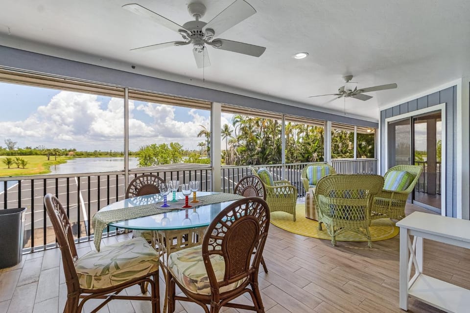 Spacious 4-Bedroom Home with Heated Pool in Sanibel - Sanderling Point - Roelens House in Sanibel Island