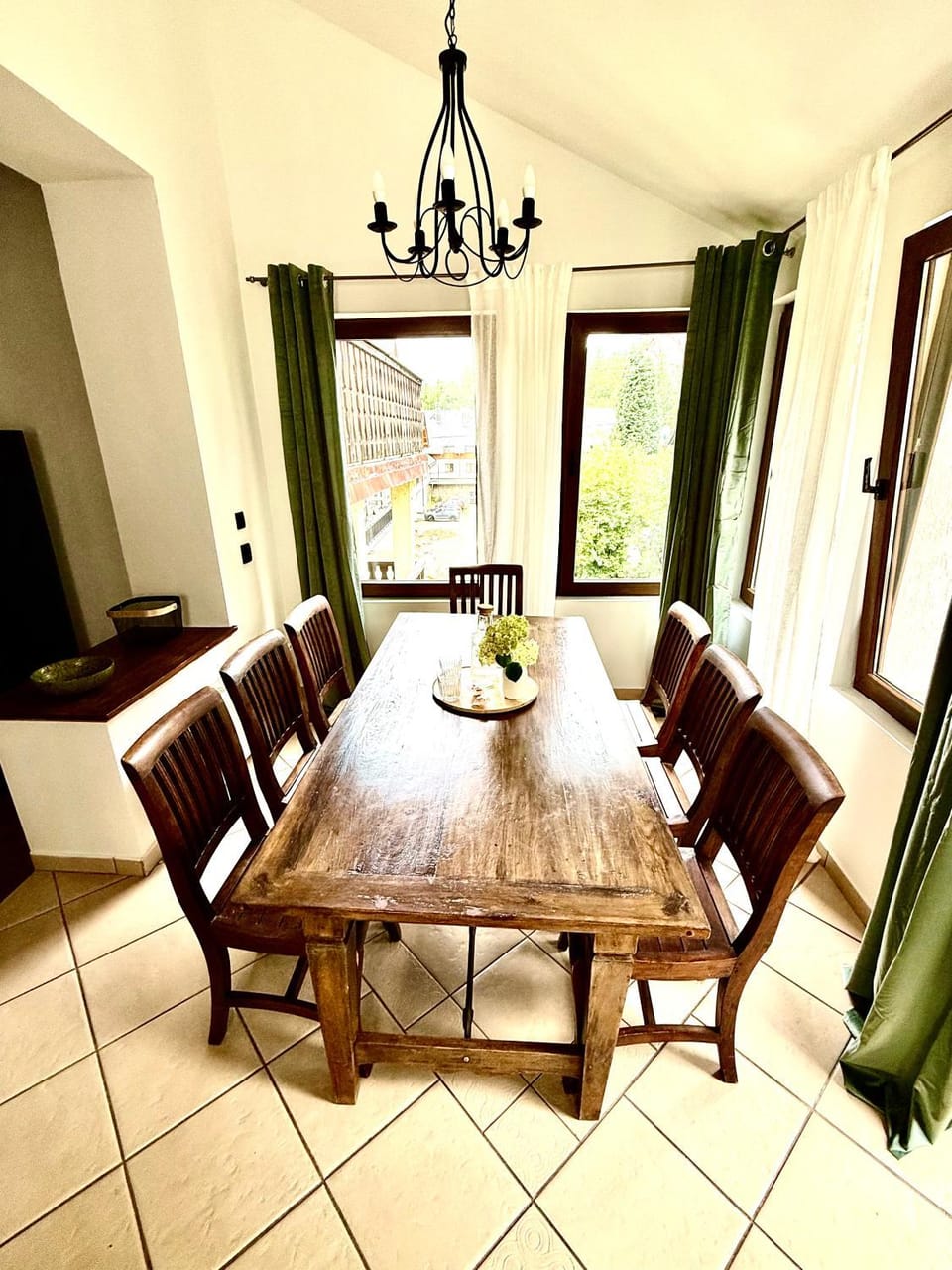 Living room, Seating area, Dining area