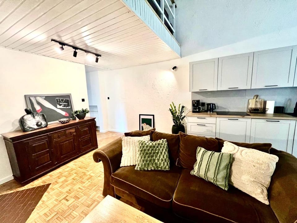 TV and multimedia, Kitchen or kitchenette, Living room, Seating area, minibar