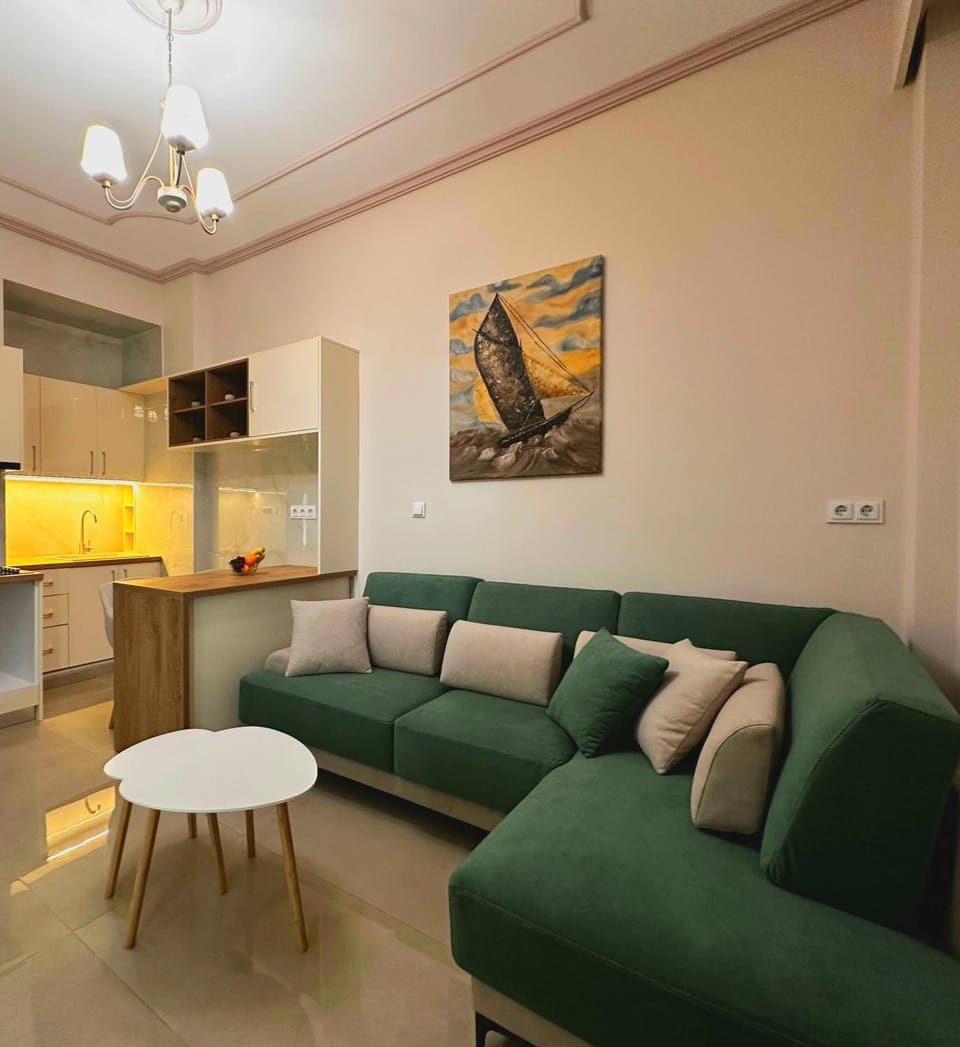 Kitchen or kitchenette, Living room, Seating area, Dining area, minibar, stove