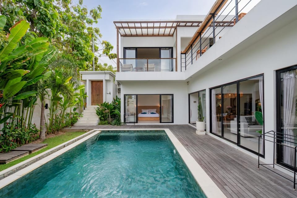 Patio, Garden, View (from property/room), Garden view, Pool view, Swimming pool, sunbed