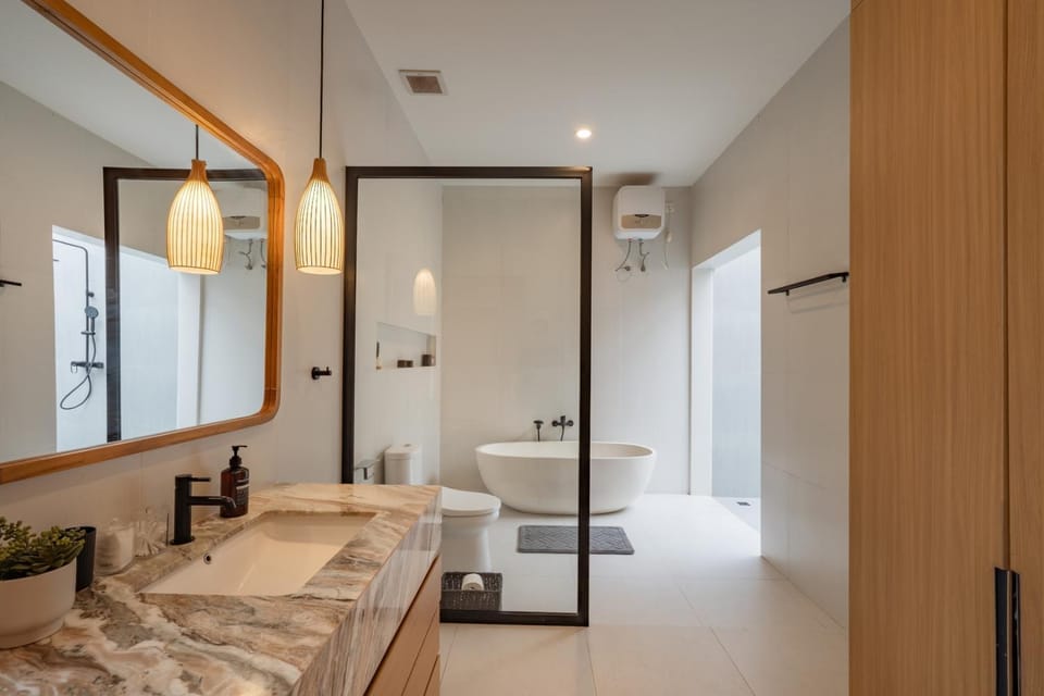 Toilet, Bathroom, towels