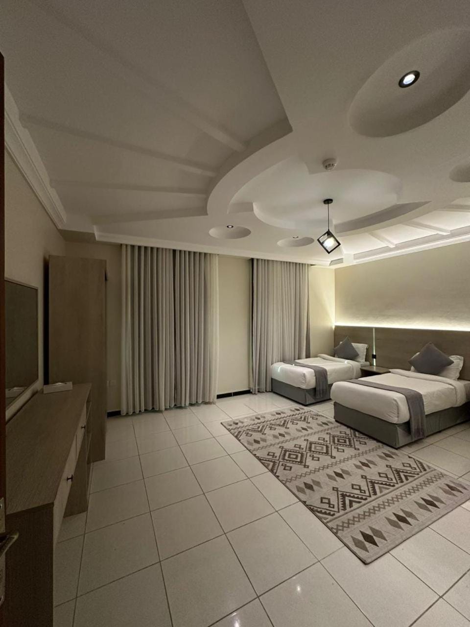 Property building, Photo of the whole room
