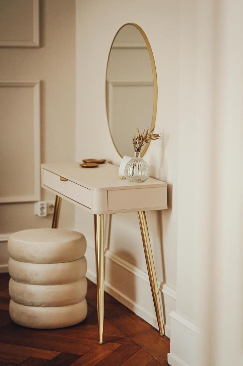 Classic Suite I Zentrum I Tiefgaragenstellplatz I Balkon Apartment in Wiesbaden