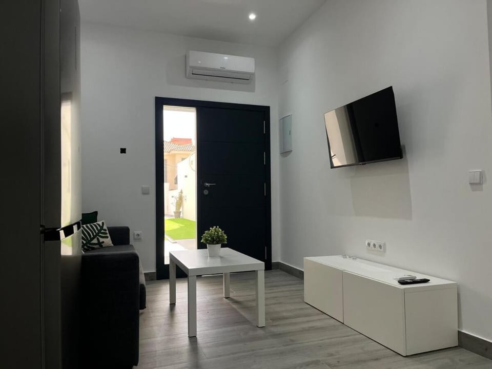 TV and multimedia, Living room, air conditioner