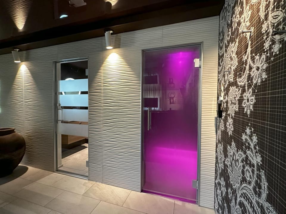 Steam room, Spa and wellness centre/facilities