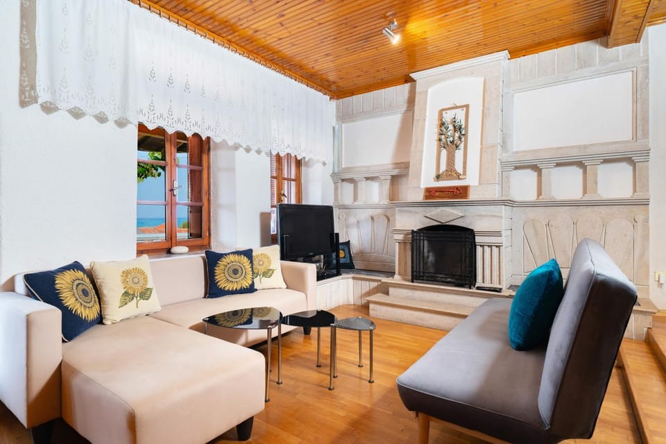 Rustic Villa 2 Min walk to the beach heart of Limenaria Apartment in Limenaria