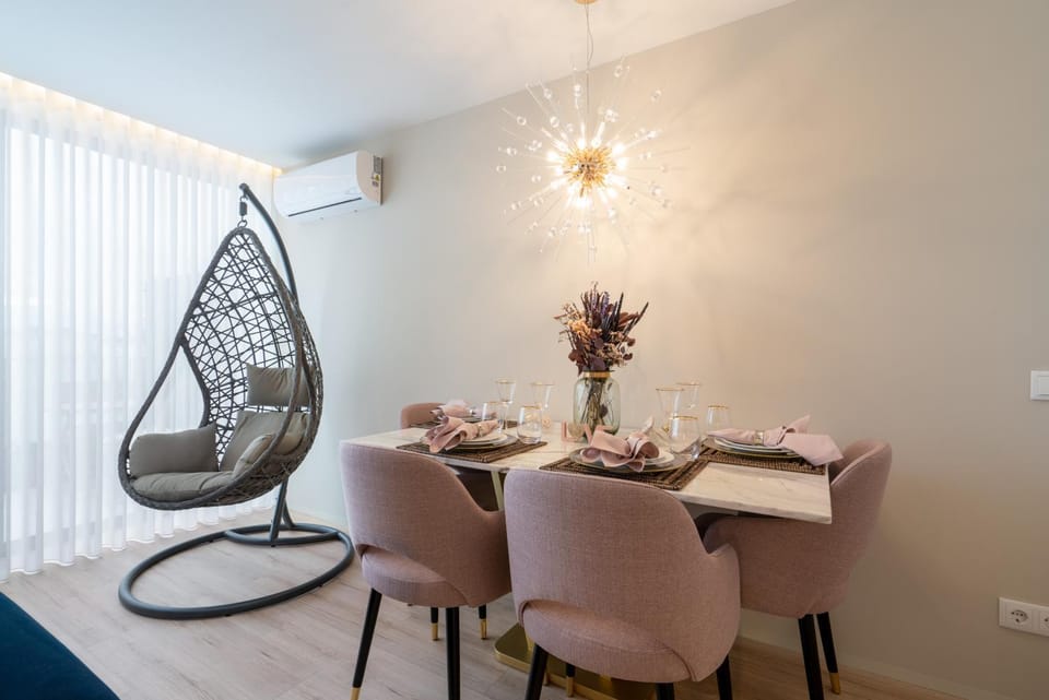 Living room, Seating area, Dining area
