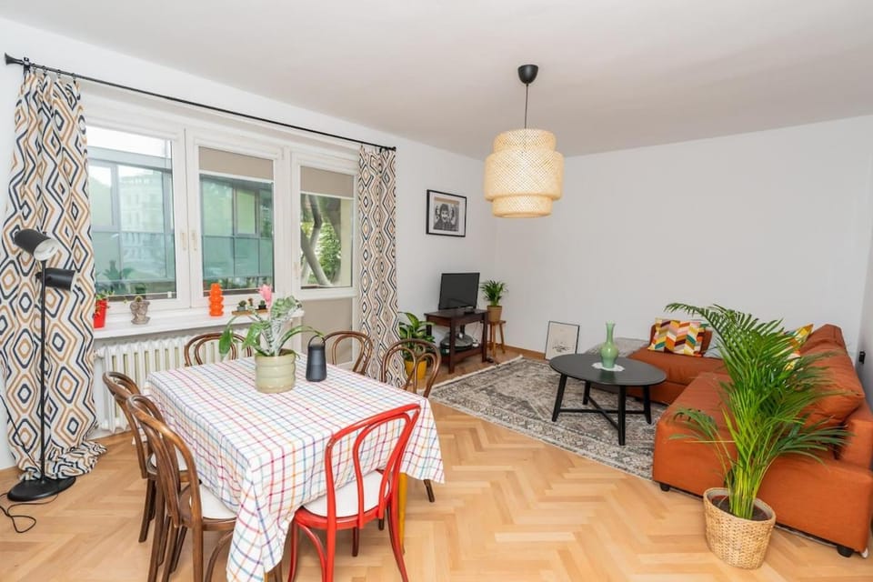 TV and multimedia, Balcony/Terrace, Living room, Seating area, Dining area, Location, internet