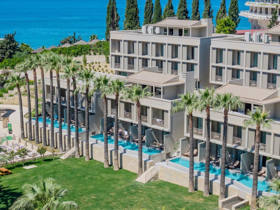 Pool view, Sea view