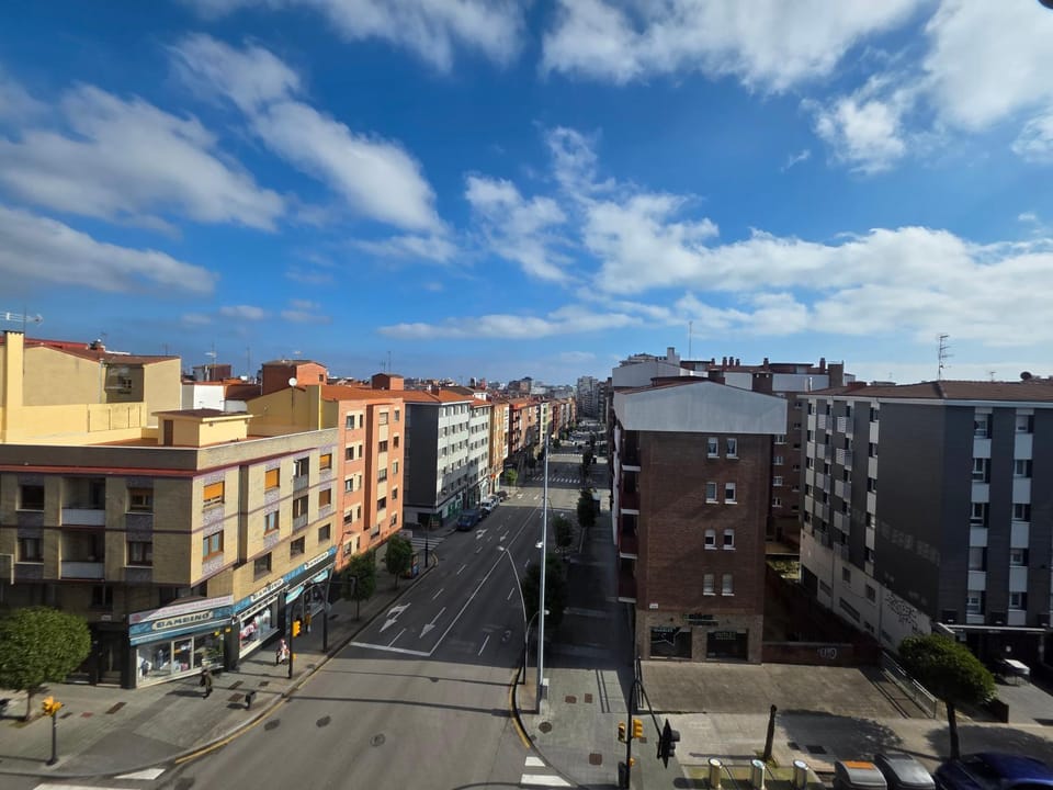 Property building, Day, Neighbourhood, City view, Street view, Location
