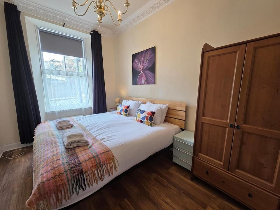 Bed, Bedroom, wardrobe