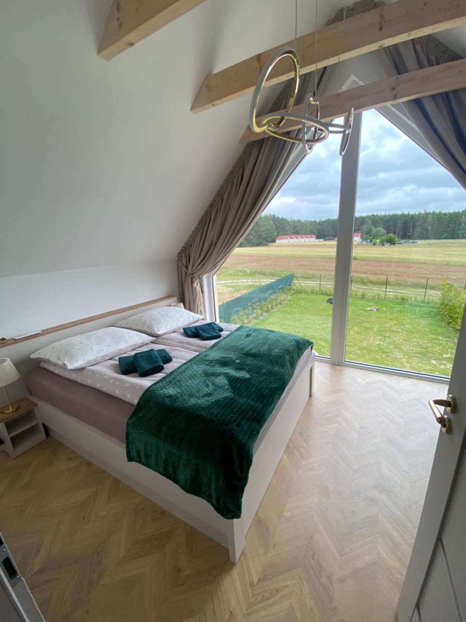 Bed, Natural landscape, View (from property/room), Balcony/Terrace, Photo of the whole room, Bedroom, towels