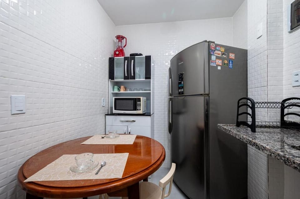 9 minutes from Copacabana Beach, next to subway Apartment in Rio de Janeiro