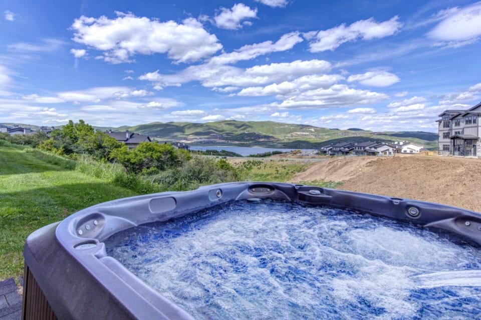 Mountain Escape Townhome Deer Valley East Village House in Jordanelle Reservoir
