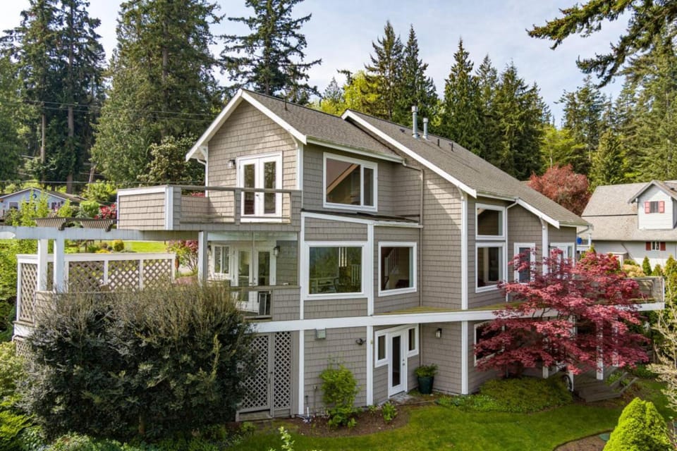 Beach House at Whidbey Shores House in Camano Island
