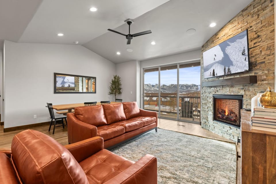 Spacious 4-Bedroom Townhome Black Rock House in Wasatch County